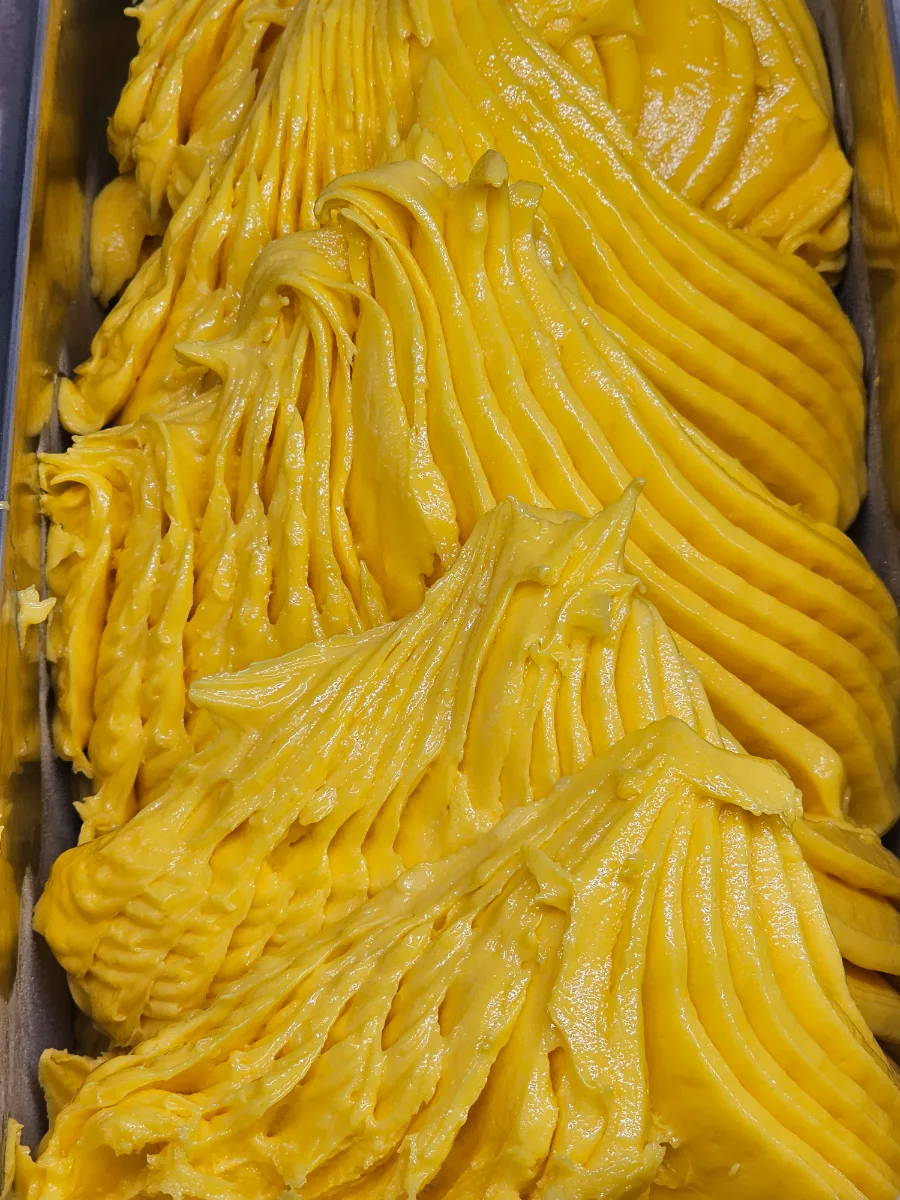 Mango gelato